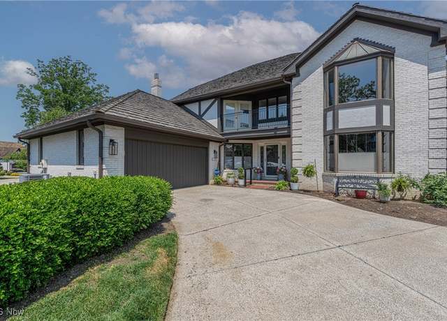 Property at 11 Chippenham Ct, Rocky River, OH 44116, 4 beds, 4.5 baths