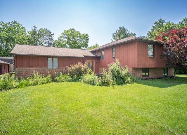 Property at 519 S Medina Line Rd, Copley, OH 44321, 4 beds, 3 baths
