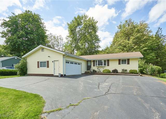 Property at 3045 Spencer Cir W, Geneva, OH 44041, 4 beds, 1.5 baths