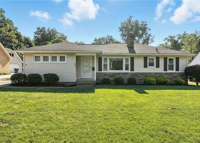 Property at 531 Highland Ave, Wadsworth, OH 44281, 3 beds, 2 baths