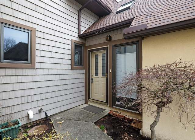 Property at 4613 Compass Rose #10, Vermilion, OH 44089, 2 beds, 3 baths