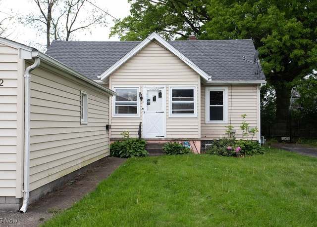 Property at 122 Wesley Ave, Youngstown, OH 44509, 2 beds, 1 bath