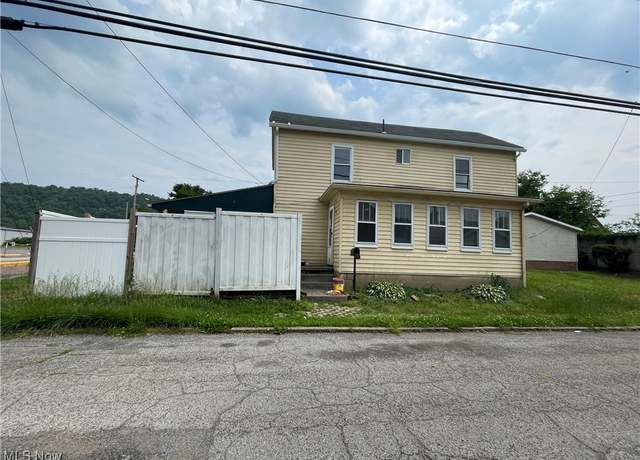 Property at 1400 Center St, Wellsville, OH 43968, 3 beds, 1 bath