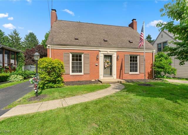 Property at 323 Christian Ave, Hubbard, OH 44425, 3 beds, 2 baths