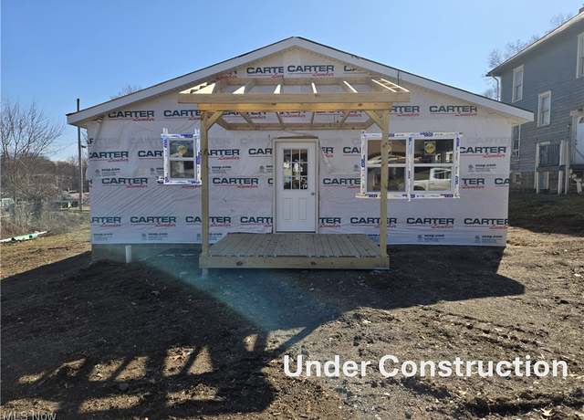 Property at 1528 Ridge Ave, Zanesville, OH 43701, 2 beds, 2 baths