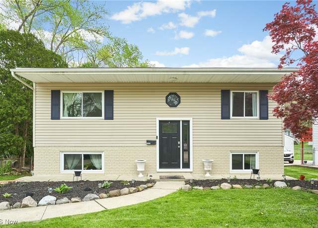 Property at 1015 Ellsworth Dr, Akron, OH 44313, 4 beds, 2 baths
