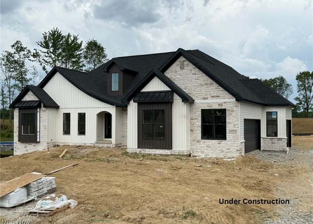 Property at 542 Lakewood Dr E, Canal Fulton, OH 44614, 4 beds, 3.5 baths