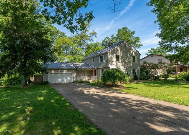 Property at 5772 Sampson Dr, Girard, OH 44420, 4 beds, 2.5 baths