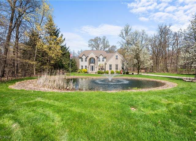 Property at 4637 Forest Grove Dr, Brunswick, OH 44212, 4 beds, 2.5 baths