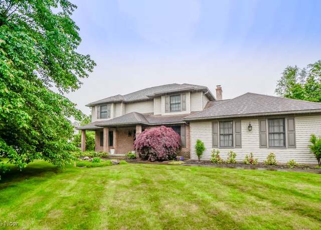 Property at 2410 Rohrer St NW, North Canton, OH 44720, 3 beds, 2.5 baths