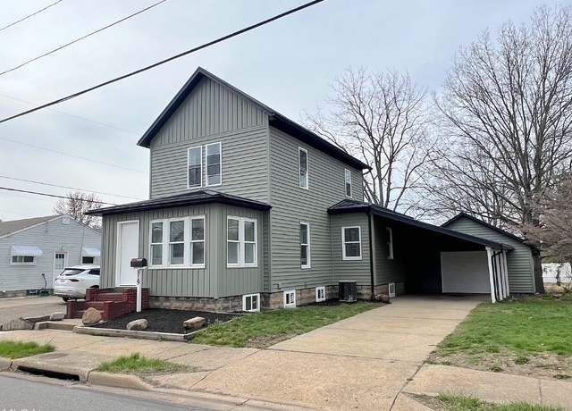 Property at 819 Wabash Ave NW, New Philadelphia, OH 44663, 3 beds, 2.5 baths