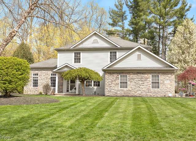Property at 1073 River Run Dr, Macedonia, OH 44056, 3 beds, 2.5 baths