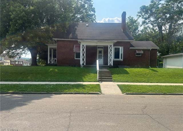 Property at 307 N 8th St, Coshocton, OH 43812, 3 beds, 1 bath