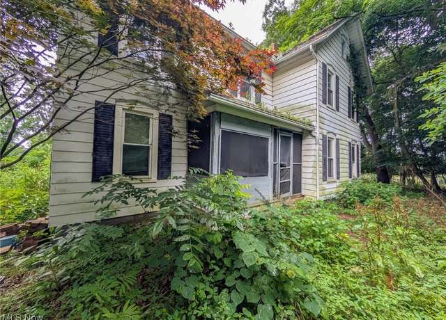 Property at 752 Tallmadge Rd, Kent, OH 44240, 5 beds, 2 baths
