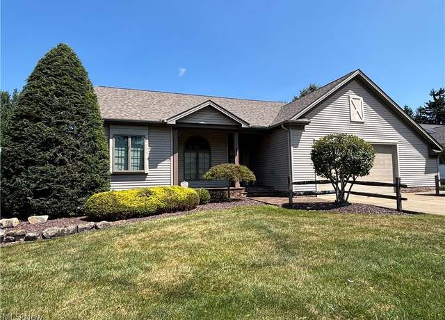 Property at 268 S Bayshore Dr, Columbiana, OH 44408, 3 beds, 2.5 baths