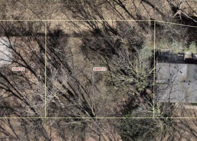 Property at 615 Woodview Dr, Akron, OH 44319