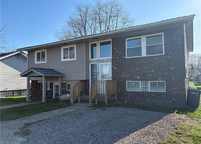 Property at 1411 Kelly St NW, New Philadelphia, OH 44663, 6 beds, 2 baths