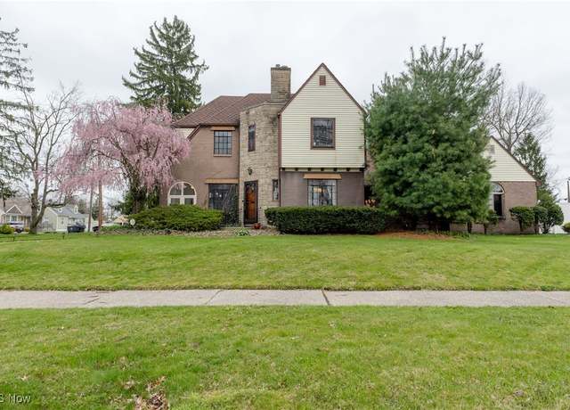 Property at 254 Genesee Ave NE, Warren, OH 44483, 3 beds, 2.5 baths
