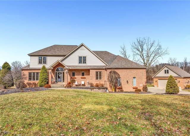 Property at 1343 Vermillion Dr, New Franklin, OH 44203, 4 beds, 4 baths