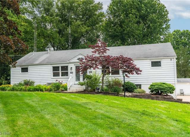 Property at 7080 Wren Ave NW, North Canton, OH 44720, 4 beds, 2 baths