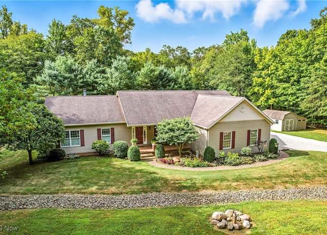 Property at 12252 Snode St NE, Alliance, OH 44601, 3 beds, 2.5 baths