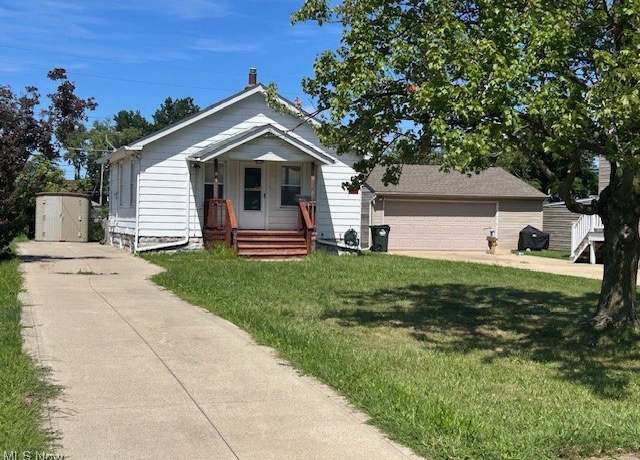 Property at 3314 Commonwealth Dr, Parma, OH 44134, 2 beds, 1 bath