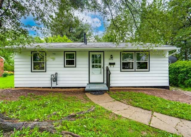 Property at 2318 3rd St SE, Canton, OH 44707, 3 beds, 1.5 baths