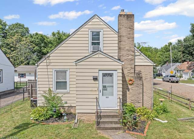 Property at 3923 Harrison Ave NW, Canton, OH 44709, 3 beds, 1 bath