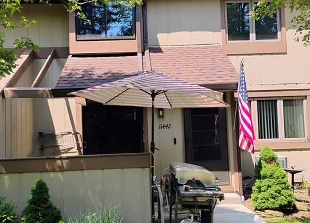 Property at 11442 Harbour Light Dr, North Royalton, OH 44133, 2 beds, 1.5 baths