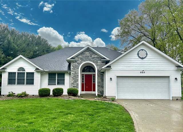 Property at 925 N Ridge Rd, Lorain, OH 44053, 3 beds, 2 baths