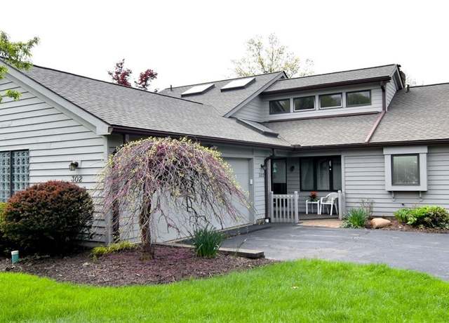 Property at 302 Overlook Brook Dr, Chagrin Falls, OH 44023, 2 beds, 2.5 baths