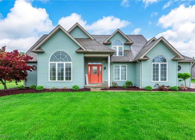 Property at 301 Tower Ln, Amherst, OH 44001, 4 beds, 4 baths