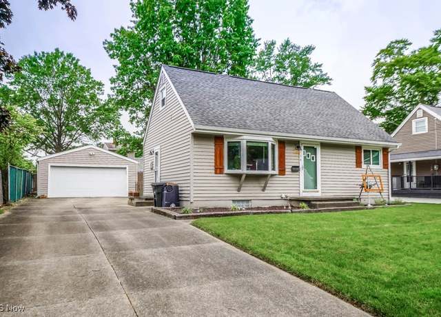 Property at 716 Tallkron Dr, Akron, OH 44305, 3 beds, 2 baths