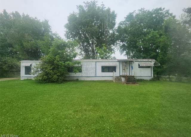 Property at 11291 East Ave, Sandyville, OH 44671, 2 beds, 1.5 baths