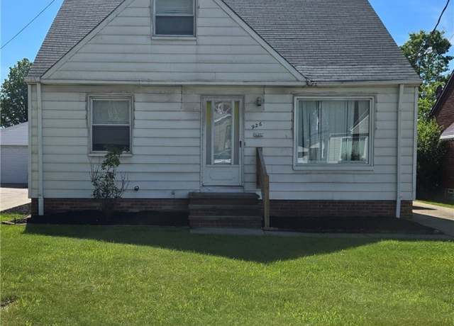 Property at 926 E 218th St, Euclid, OH 44119, 3 beds, 2 baths