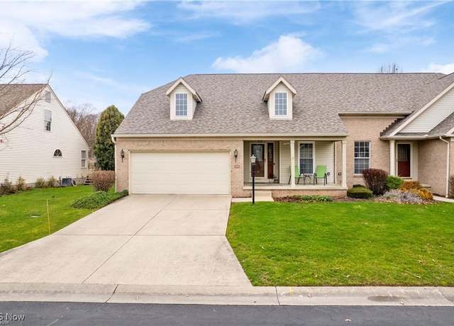 Property at 2834 Caxton Cir, Akron, OH 44312, 2 beds, 2.5 baths