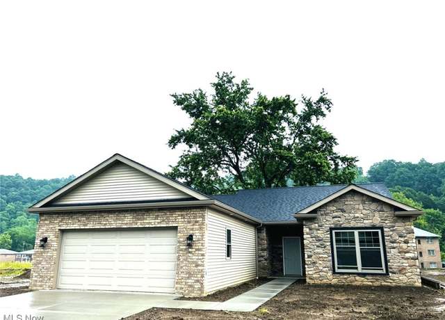 Property at 279 Haley Cir, Weirton, WV 26062, 2 beds, 2 baths