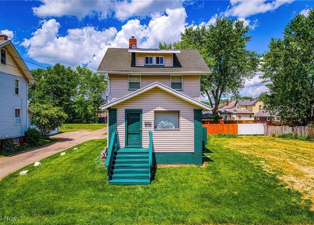 Property at 2021 17th St NE, Canton, OH 44705, 2 beds, 1 bath
