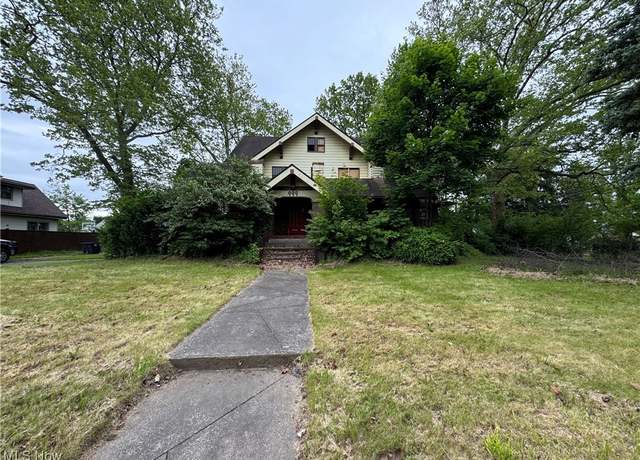 Property at 999 Copley Rd, Akron, OH 44320, 5 beds, 3.5 baths