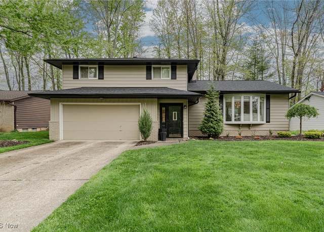 Property at 33373 Cromwell Dr, Solon, OH 44139, 3 beds, 2.5 baths