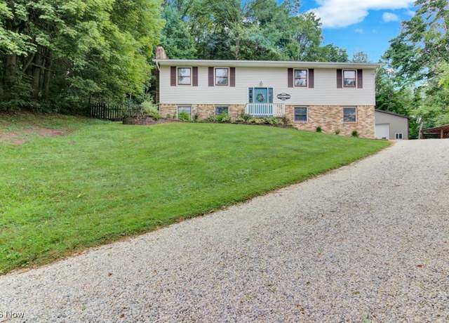 Property at 7170 Sandy Ln, Malvern, OH 44644, 3 beds, 2.5 baths