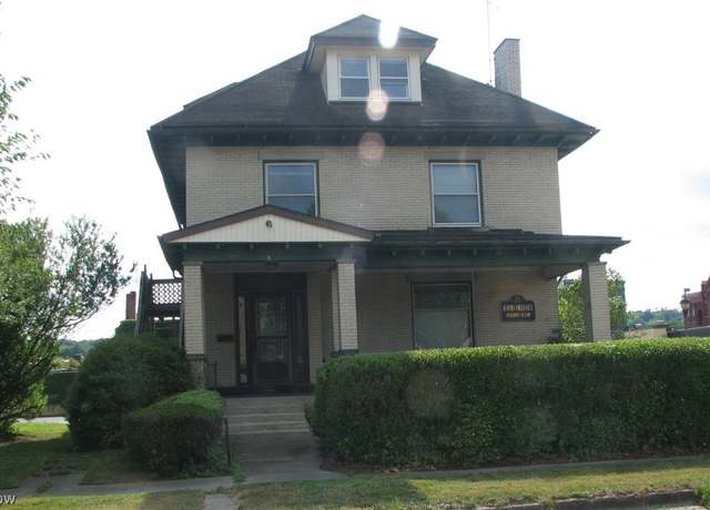 Property at 5 S Penn Ave, Greenville, PA 16125, 4 beds, 1.5 baths