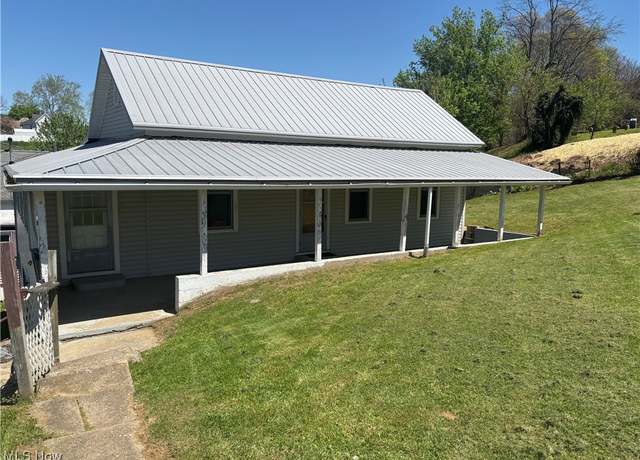 Property at 304 Poplar St, St Marys, WV 26170, 2 beds, 1 bath