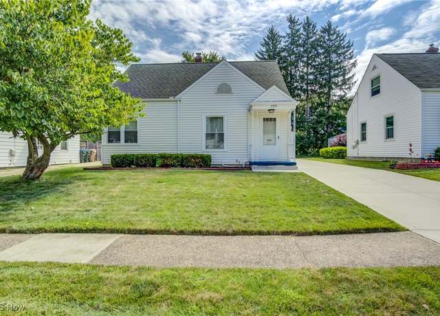 Property at 2353 27th St, Cuyahoga Falls, OH 44223, 3 beds, 1 bath