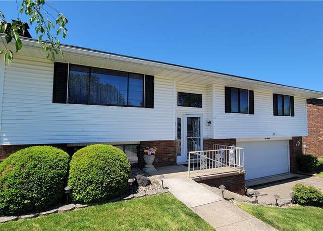 Property at 813 Brentwood Dr, Belpre, OH 45714, 3 beds, 2.5 baths