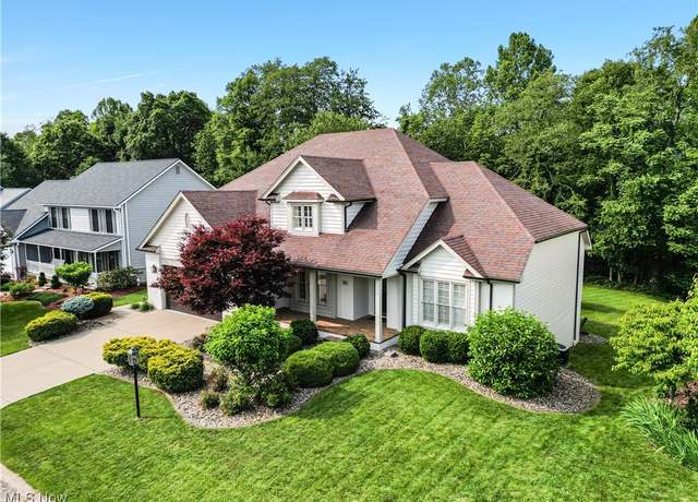 Property at 1215 Greenmont Cir, Vienna, WV 26105, 5 beds, 3.5 baths