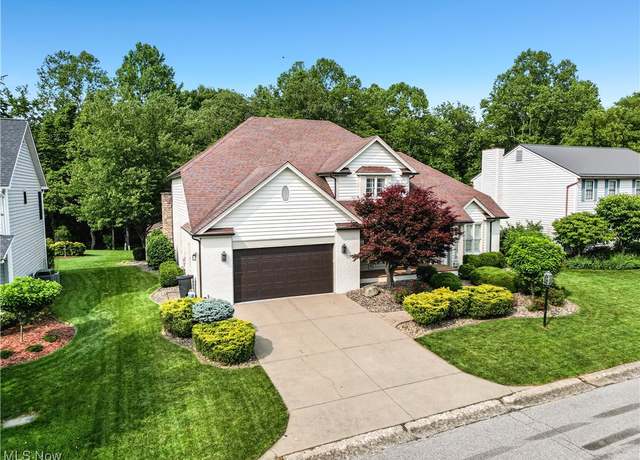 Property at 1215 Greenmont Cir, Vienna, WV 26105, 5 beds, 3.5 baths