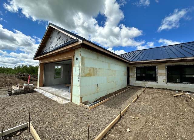 Property at 1012 Beech Ave, Millersburg, OH 44654, 2 beds, 2 baths