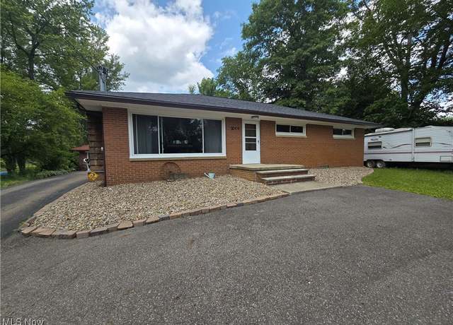 Property at 2099 Greensburg Rd, North Canton, OH 44720, 3 beds, 2 baths