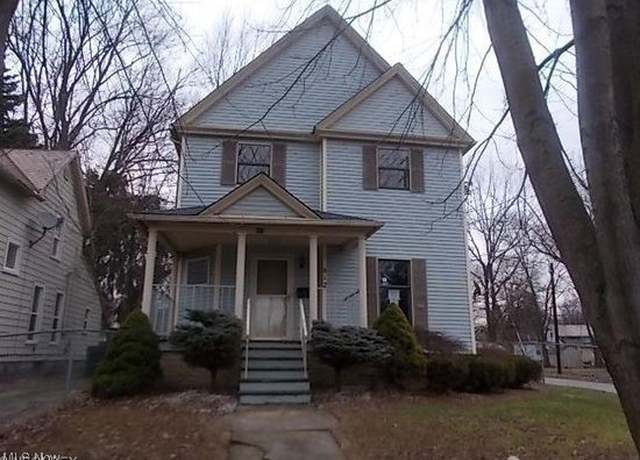 Property at 812 West, Elyria, OH 44035, 4 beds, 2 baths